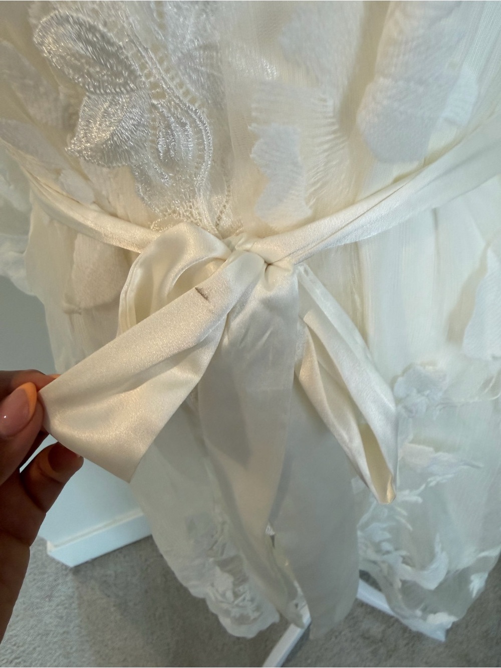 White Lace Sheer Robe - Picture 6 of 13